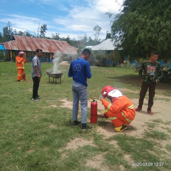 Latihan pemadam kebakaran 