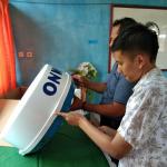 Siswa siswi sedang praktek